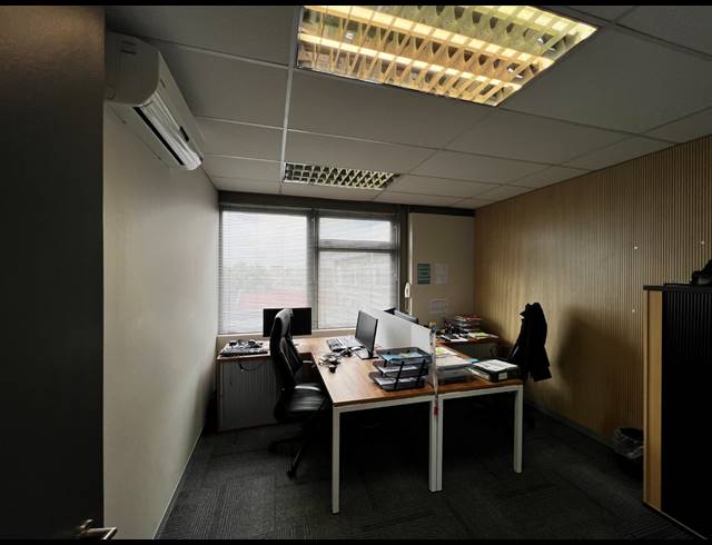 611M² OFFICE TO LET IN BELLVILLE CENTRAL